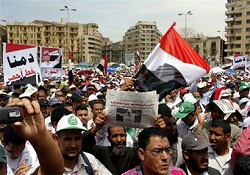 Seçimlere kilitlenen Mısır halkı yeni dönemde istikrar istiyor