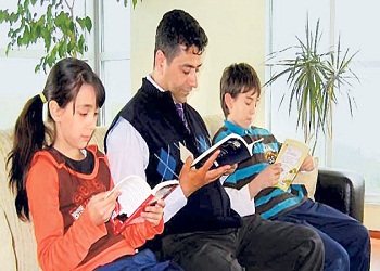 Bediüzzaman kitabı aç-kapa sözü alır