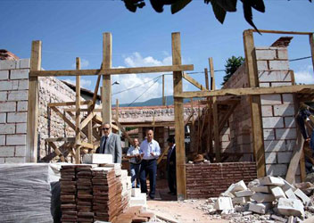 74 yıl önce satılan camiler aslına dönüyor