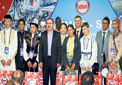 Memur-Sen'den öğrencilere bilgisayar jesti