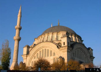Camileri cemaatsiz bırakmayan cemaatler!