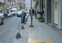 Kadıköy'de engellileri 'engelleyen' yol