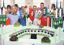 300 bin kürdanlı Kâbe minyatürü