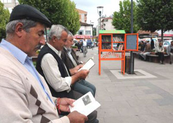 Park,bahçe ve hastanelere kütüphane geldi