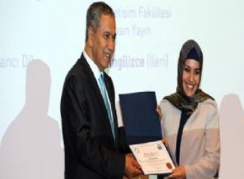 Anadolu Ajansın'da ilk başörtülü muhabir