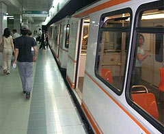Metroda cep telefonu çekecek