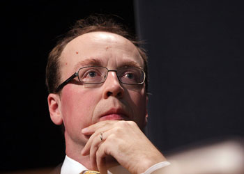 İslam'a hakaret başkanlıktan etti