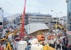 Van'da depremin yıktığı okullar yeniden yapılıyor