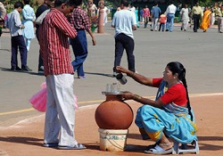 Yeni Delhi'de su kesintisi halkı zor durumda bıraktı