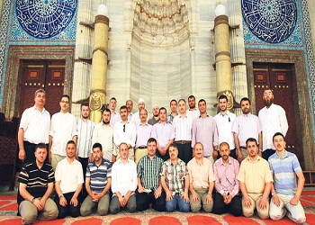 Kur'an'ı anlatmak için 3 yıl eğitim aldılar