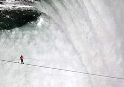 Niagara üzerinde ABD'den Kanada'ya geçti!
