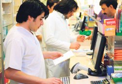 e-reçeteye, ilacın adı yerine etken maddesi yazılacak