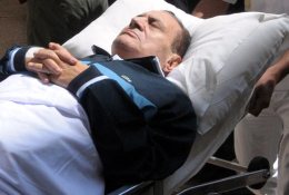 Kalbi duran Mübarek, solunum cihazına bağlandı