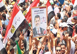 Mısır'ın ilk demokratik lideri Mursi oldu