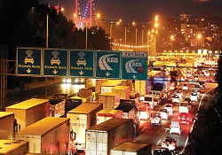 Köprüden geçen TIR'lar deniz yoluyla taşınırsa trafik rahatlar