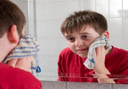 Sıcak su ile yüz yıkamanın zararları!