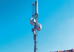 Acarer: Baz istasyonları Türkiye'de ajite ediliyor!