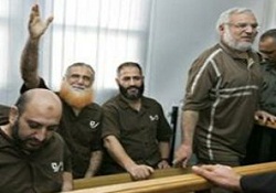 Filistinli vekiller hala işgal zindanlarında!