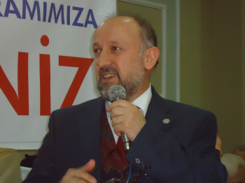 Çocukların camide oynamasına izin verin