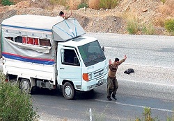 Asi nehri üzerindeki köprü tutulsa, PKK'lılar giremez