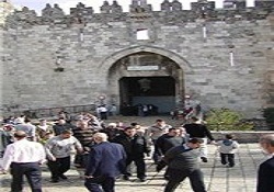İsrail Filistinlilere ait işyerlerini yıktı