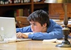 Çocukların yüzde 85'i Facebook'ta