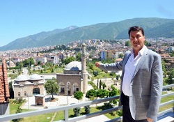 Osmangazi'den iki mescide tarihi dokunuş