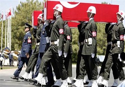 Şehit pilotlar son yolculuklarına uğurlanıyor