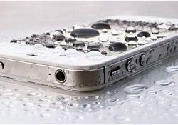 iPhone 4S cepte patladı