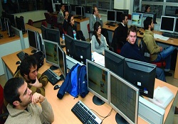 Türkler internette zaman geçiriyor