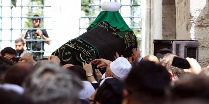 Mahmut Ustaosmanoğlu Hocaefendi dualarla ebedi aleme uğurlandı