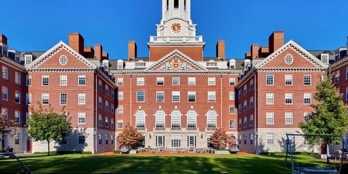 Müslüman karşıtlığıyla da mücadele edilmeli diyen Harvard Üniversitesi Rektörü'ne 500 akademisyenden destek