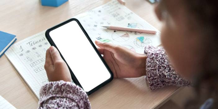 Belçika'da ilk ve orta dereceli okullarda akıllı telefon kullanımı yasaklandı