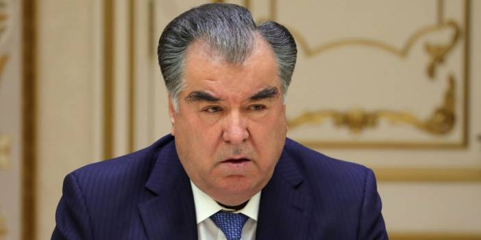 Adı İmamali, soyadı Rahman: Tacikistan Cumhurbaşkanı, başörtüyü ve ibadeti yasakladı