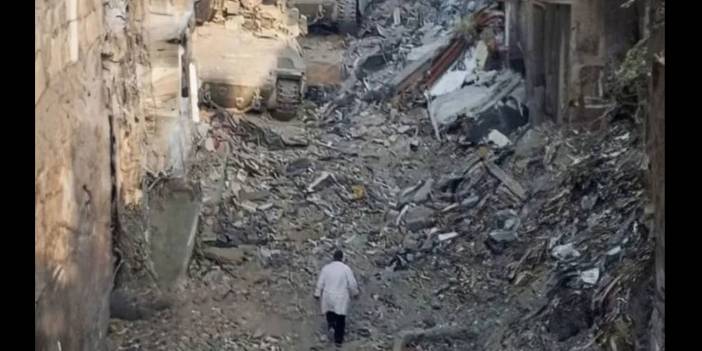 israil tanklarına karşı yürüyen bir doktor: Dr. Husam Ebu Safiye'nin son fotoğrafı