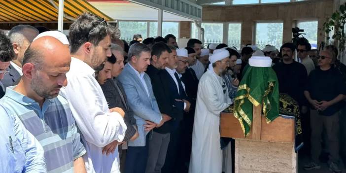 İhsan Şenocak'ın babası Kamil Şenocak Hoca dualarla ebedi aleme uğurlandı