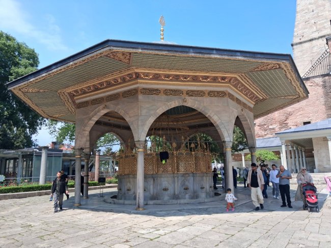 ayasofya-sadirvan.jpg