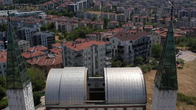 bu-caminin-sunroofu-var-turkiyede-ikinci-ilk-defa-gorenler-sasiriyor-1807909-202608080909-20260808090907-3.jpg