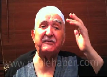 Mustafa Sungur ağabey Risale-i Nur'u sadeleştirenleri lanetliyor