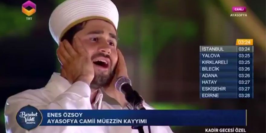 Ayasofya Camii'nden muhteşem çift ezan