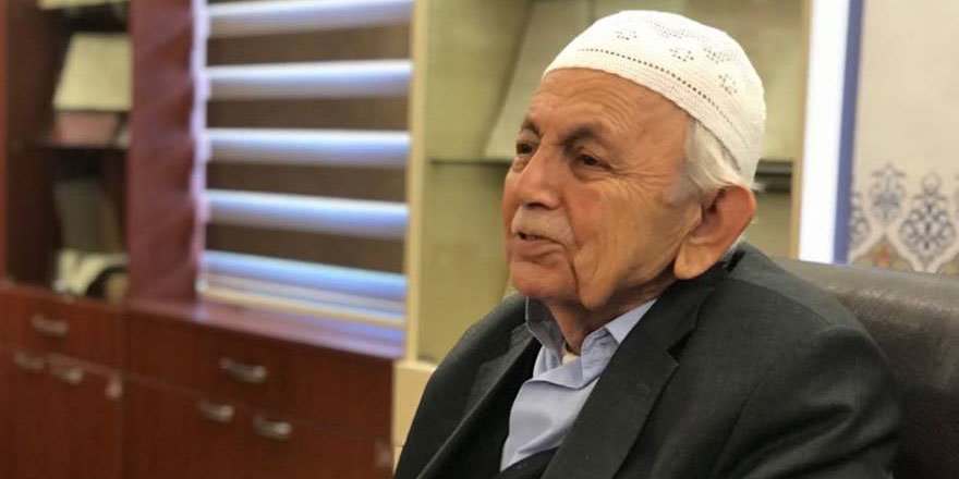 Said Nursi müftülük binasına ayakkabıyla girmedi