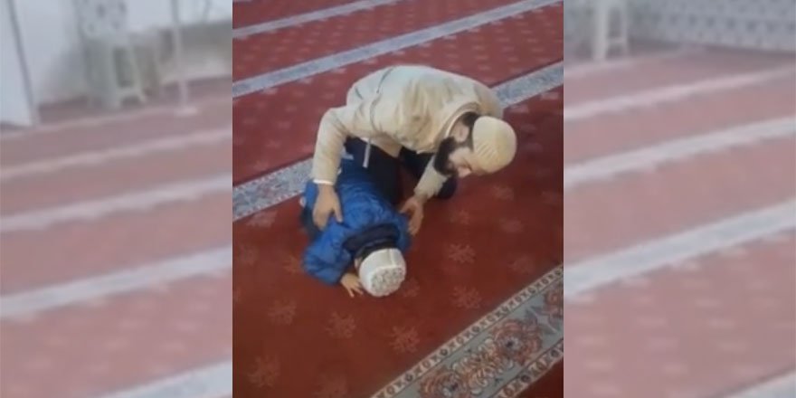 Secdede uyuyan çocuğun sevimli halleri