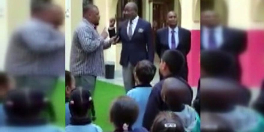 Amerikalı okul müdürü öğrencilerin önünde Müslüman oldu